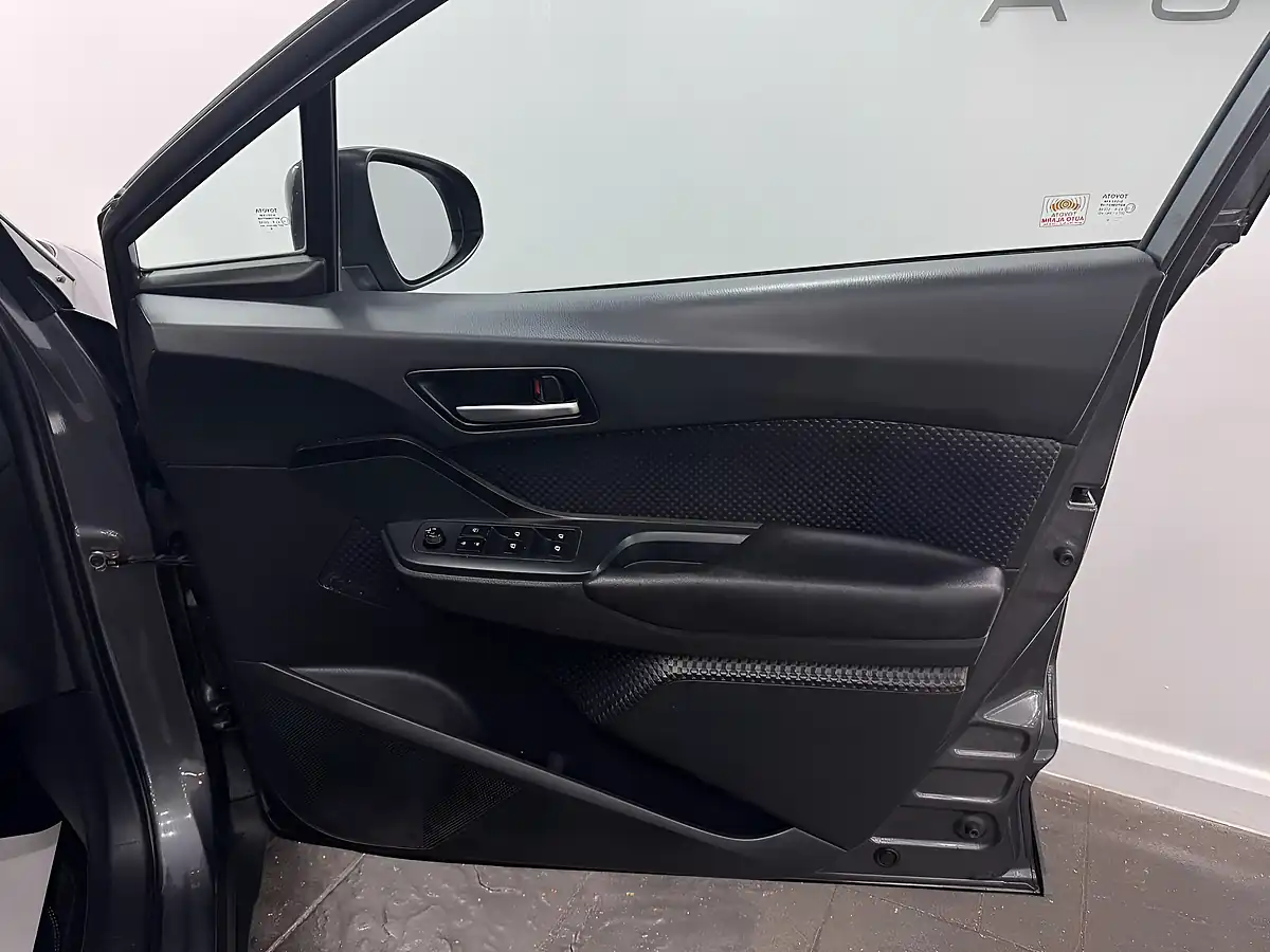 Used 2019 Toyota C-Hr Icon Grey - Interior and Exterior details 13