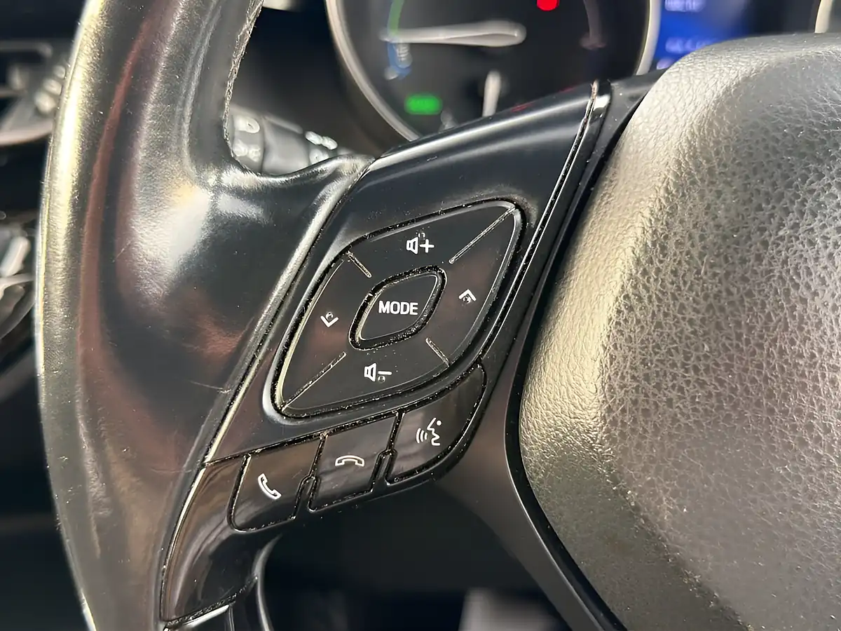 Used 2019 Toyota C-Hr Icon White - Interior and Exterior details 13