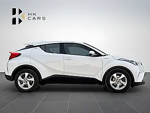 Used 2019 Toyota C-Hr Icon White - Interior and Exterior details 3
