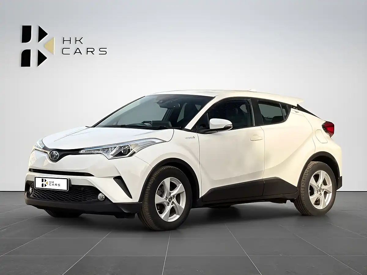 Used 2019 Toyota C-Hr Icon White - Interior and Exterior details 6