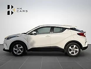 Used 2019 Toyota C-Hr Icon White - Interior and Exterior details 7