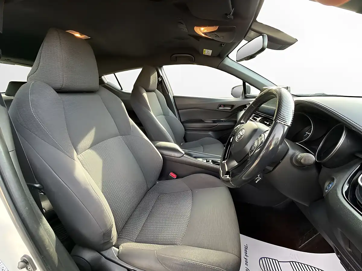 Used 2019 Toyota C-Hr Icon White - Interior and Exterior details 9
