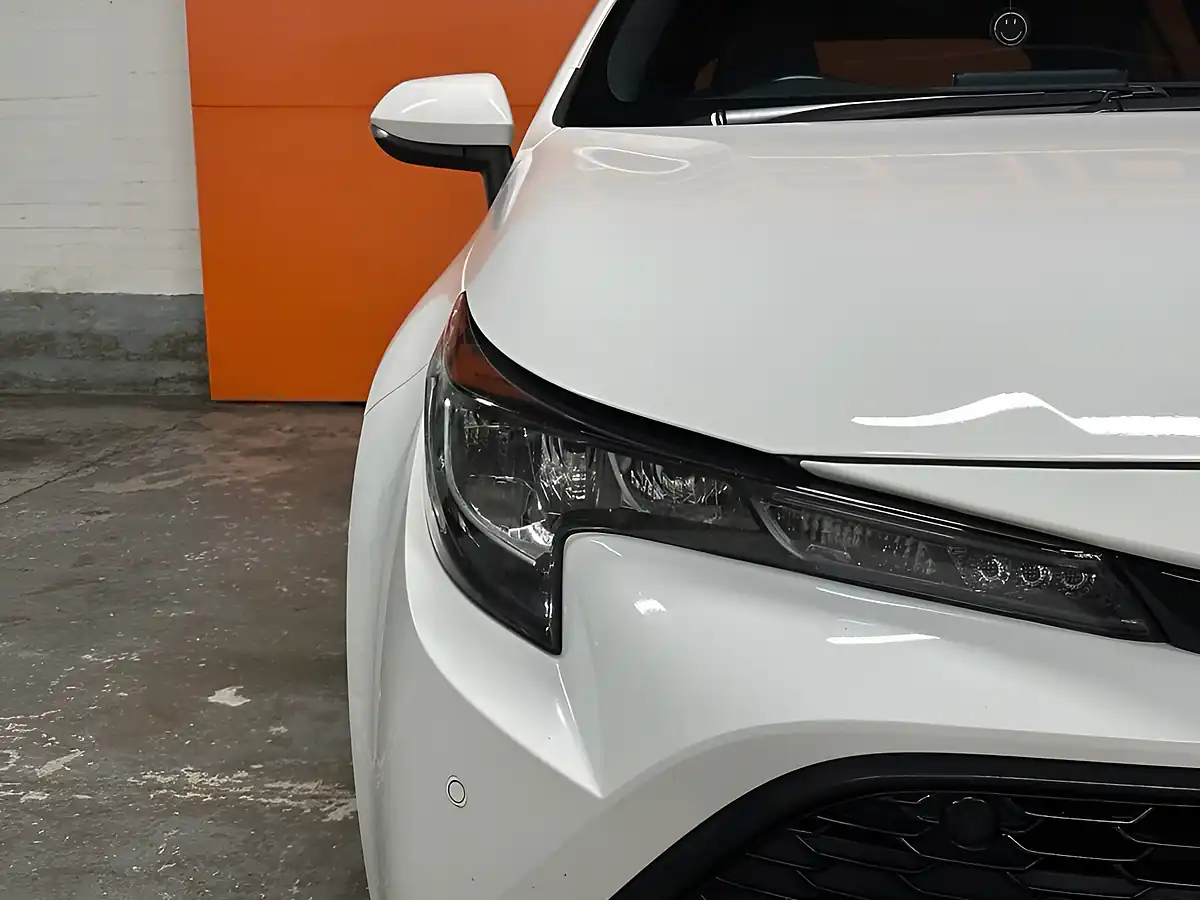 Used 2019 Toyota Corolla Design White - Interior and Exterior details 15