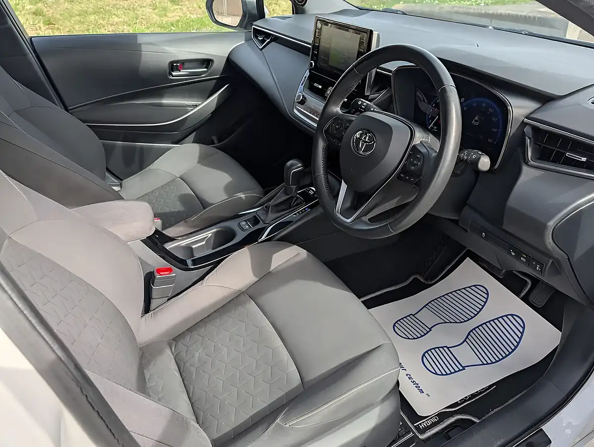 Used 2019 Toyota Corolla Design White - Interior and Exterior details 18