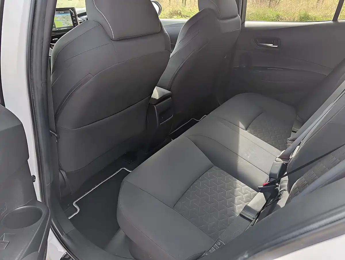 Used 2019 Toyota Corolla Design White - Interior and Exterior details 19