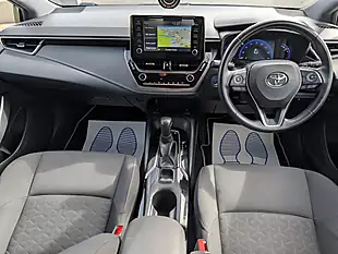 Used 2019 Toyota Corolla Design White - Interior and Exterior details 20