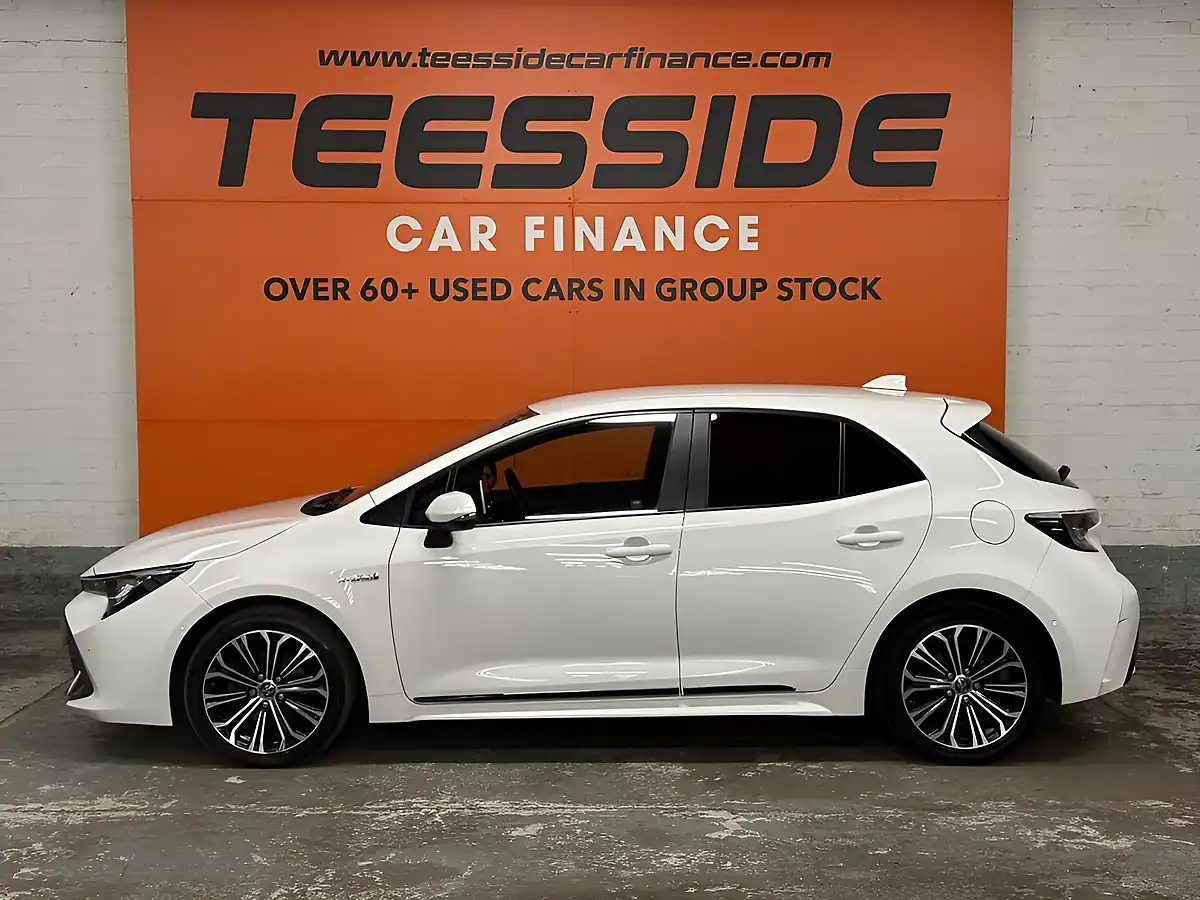 Used 2019 Toyota Corolla Design White - Interior and Exterior details 9