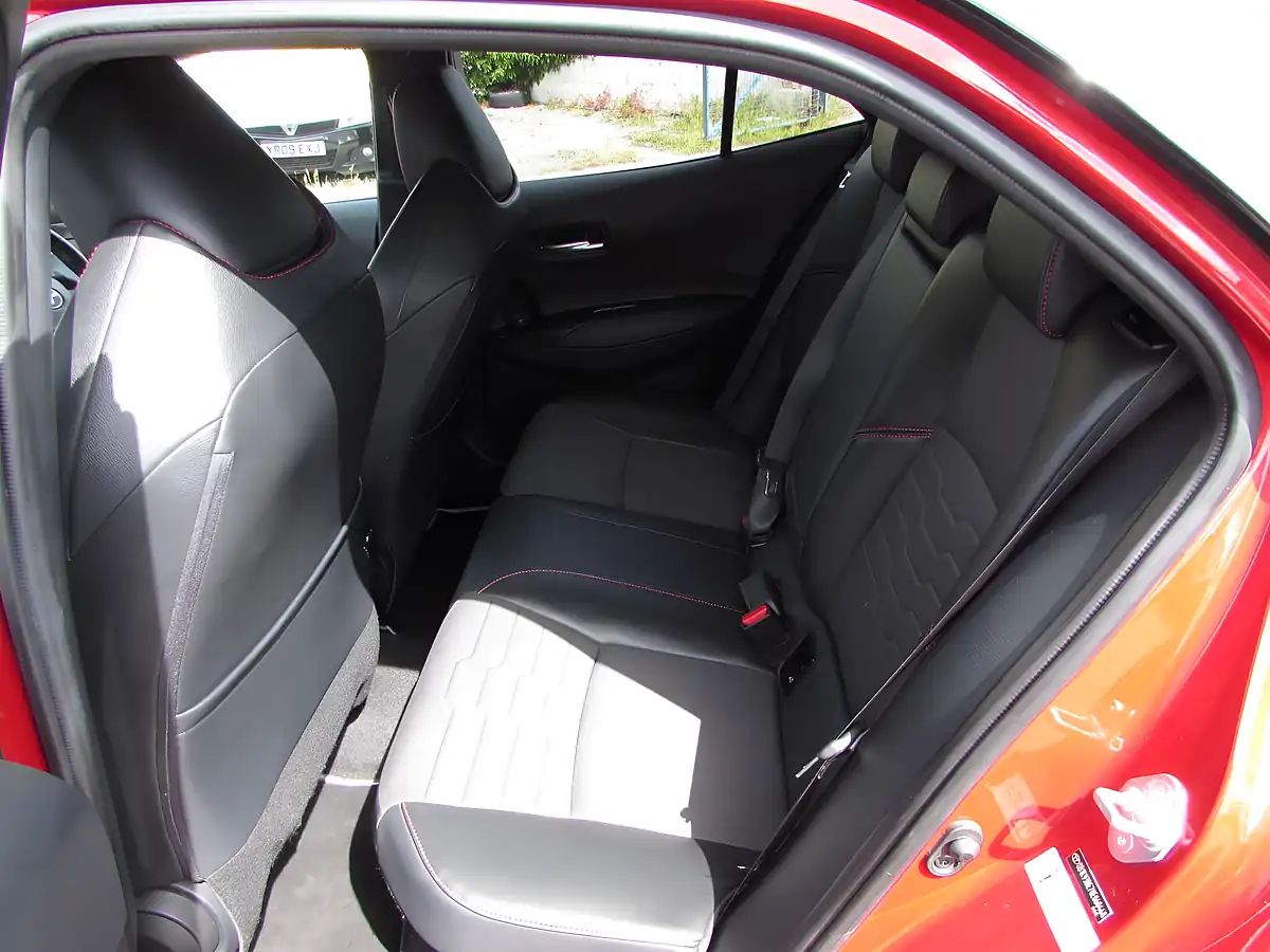 Used 2019 Toyota Corolla Excel Red - Interior and Exterior details 10