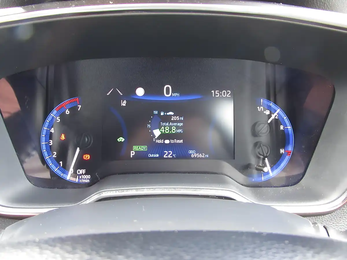 Used 2019 Toyota Corolla Excel Red - Interior and Exterior details 17