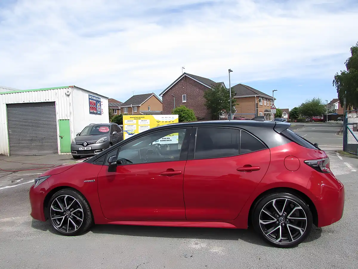 Used 2019 Toyota Corolla Excel Red - Interior and Exterior details 4