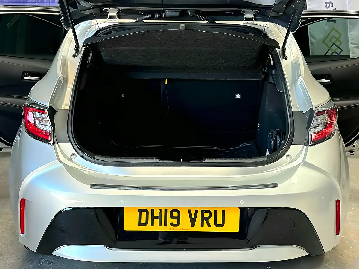 Used 2019 Toyota Corolla Excel Silver - Interior and Exterior details 10