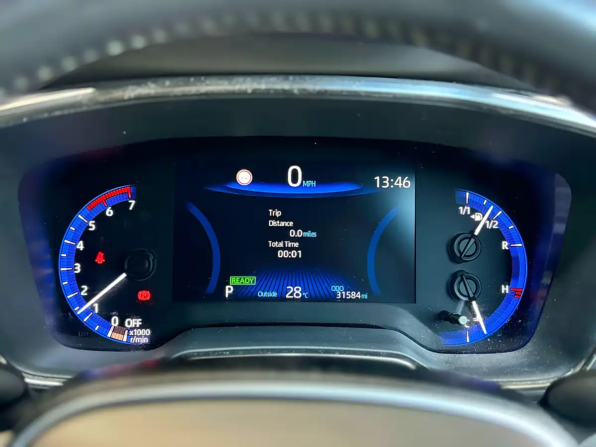 Used 2019 Toyota Corolla Excel Silver - Interior and Exterior details 16