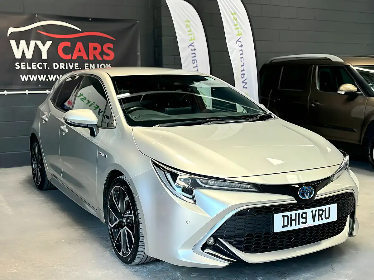 Used 2019 Toyota Corolla Excel Silver - Interior and Exterior details 3