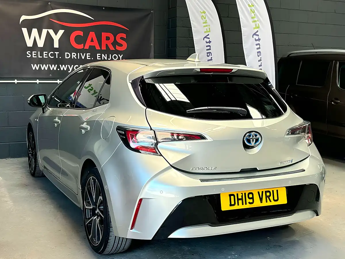 Used 2019 Toyota Corolla Excel Silver - Interior and Exterior details 9