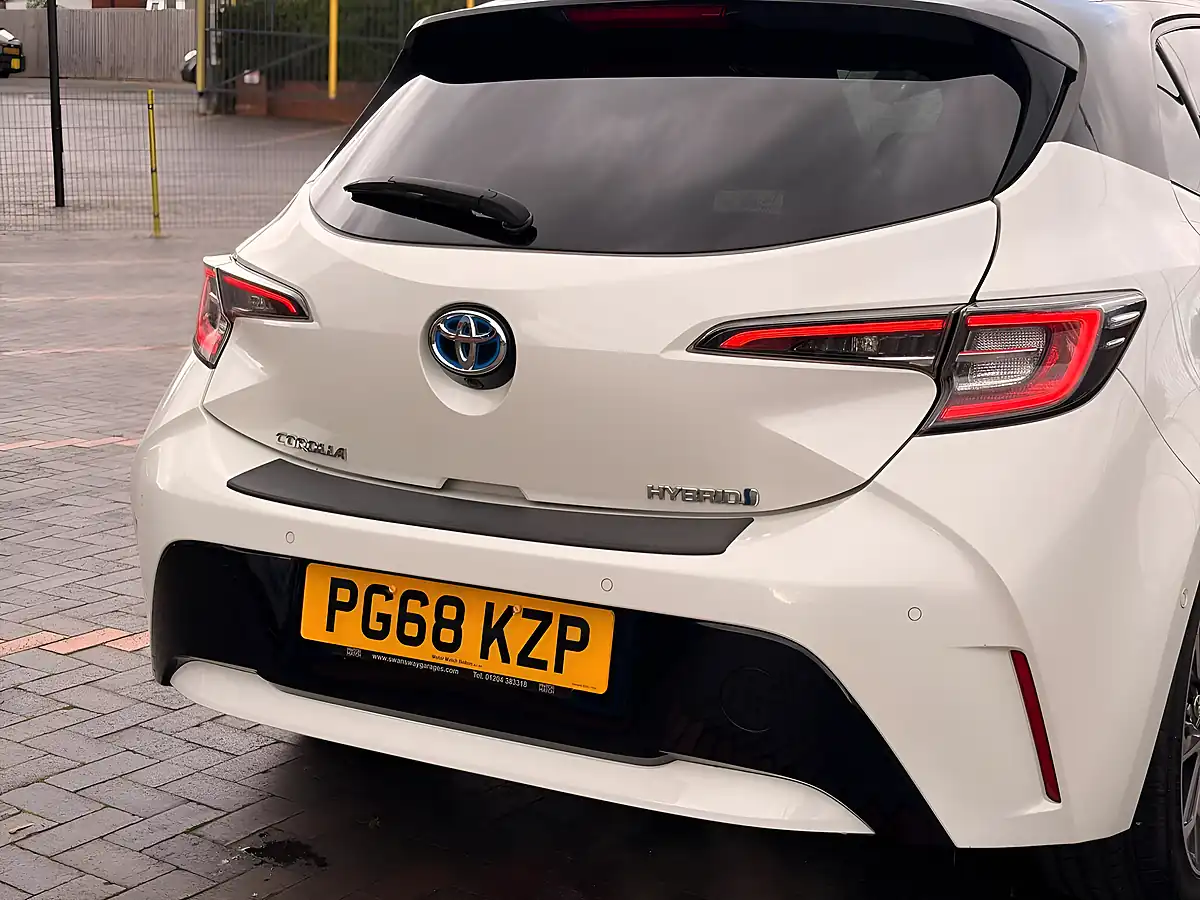 Used 2019 Toyota Corolla Excel White - Interior and Exterior details 13