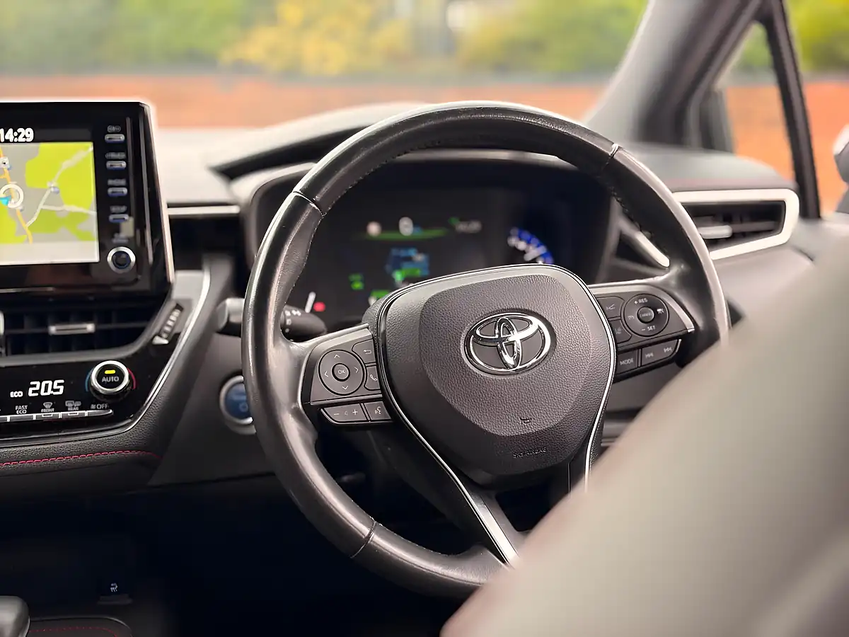 Used 2019 Toyota Corolla Excel White - Interior and Exterior details 16