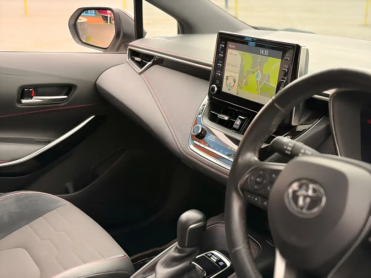 Used 2019 Toyota Corolla Excel White - Interior and Exterior details 17