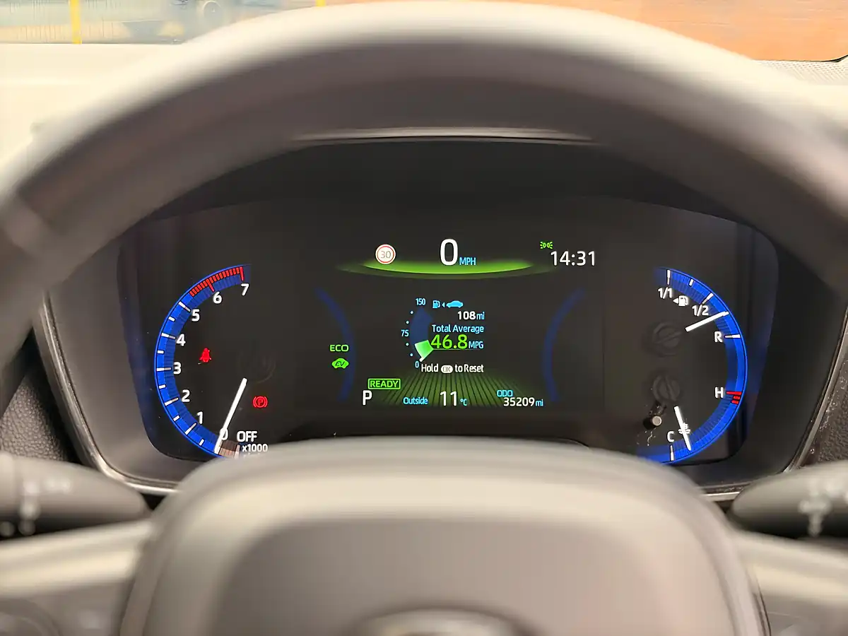 Used 2019 Toyota Corolla Excel White - Interior and Exterior details 18