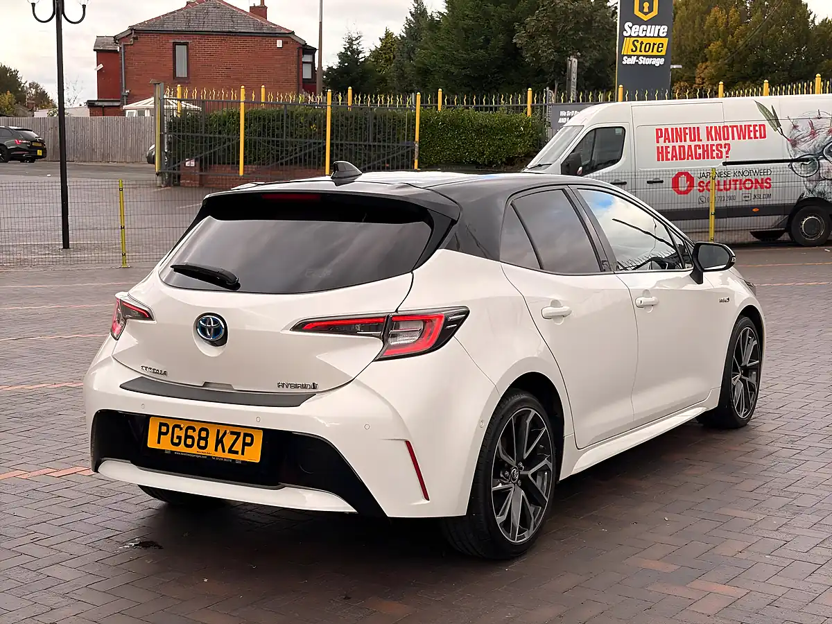 Used 2019 Toyota Corolla Excel White - Interior and Exterior details 4