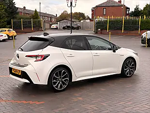Used 2019 Toyota Corolla Excel White - Interior and Exterior details 6
