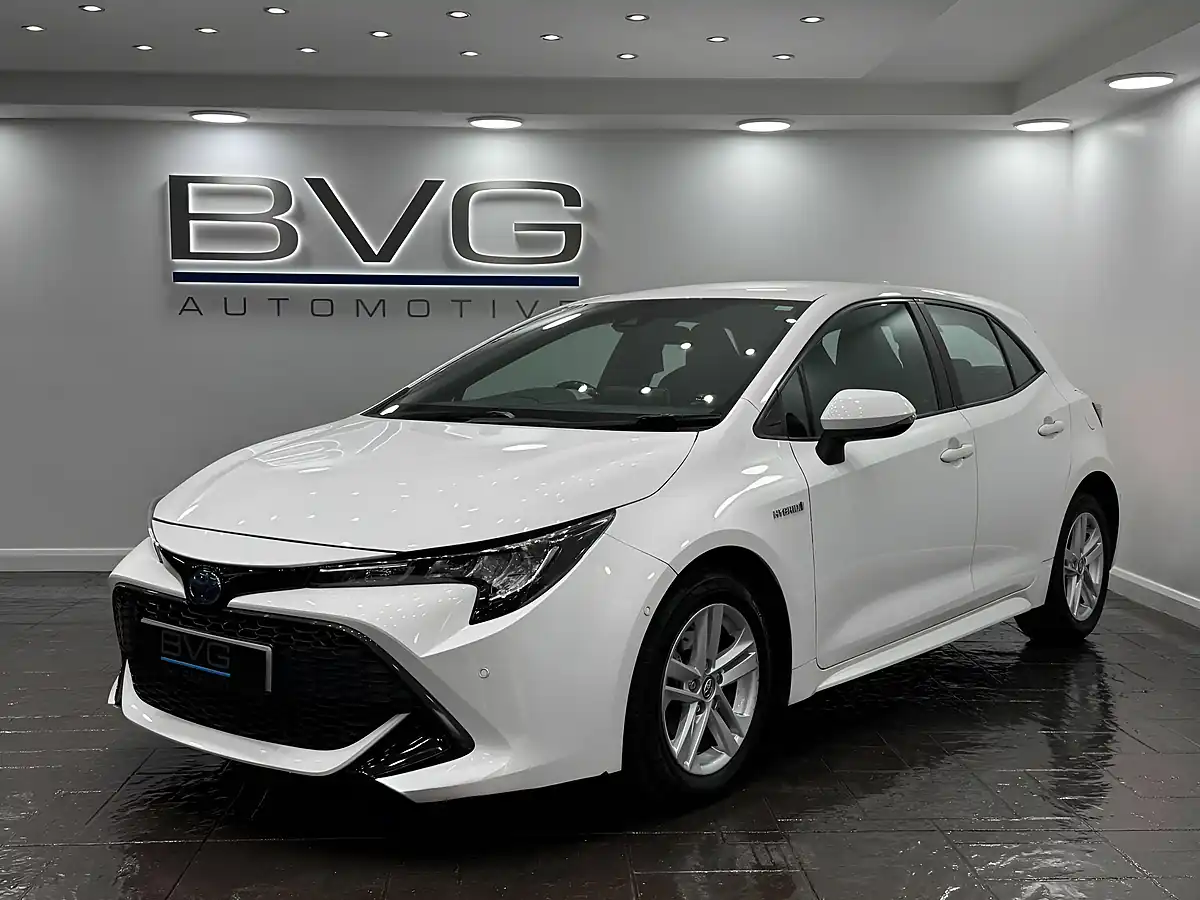 Used 2019 Toyota Corolla Icon Tech White - Interior and Exterior details 5