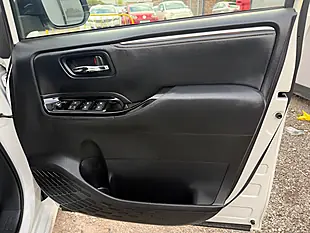 Used 2019 Toyota Esquire White - Interior and Exterior details 10