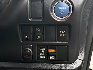 Used 2019 Toyota Esquire White - Interior and Exterior details 11