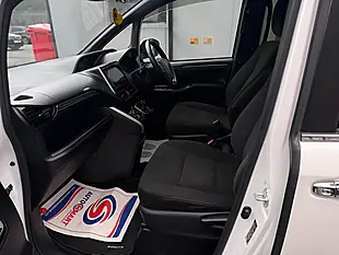 Used 2019 Toyota Esquire White - Interior and Exterior details 16