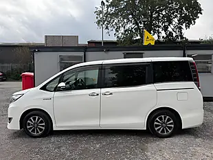 Used 2019 Toyota Esquire White - Interior and Exterior details 4