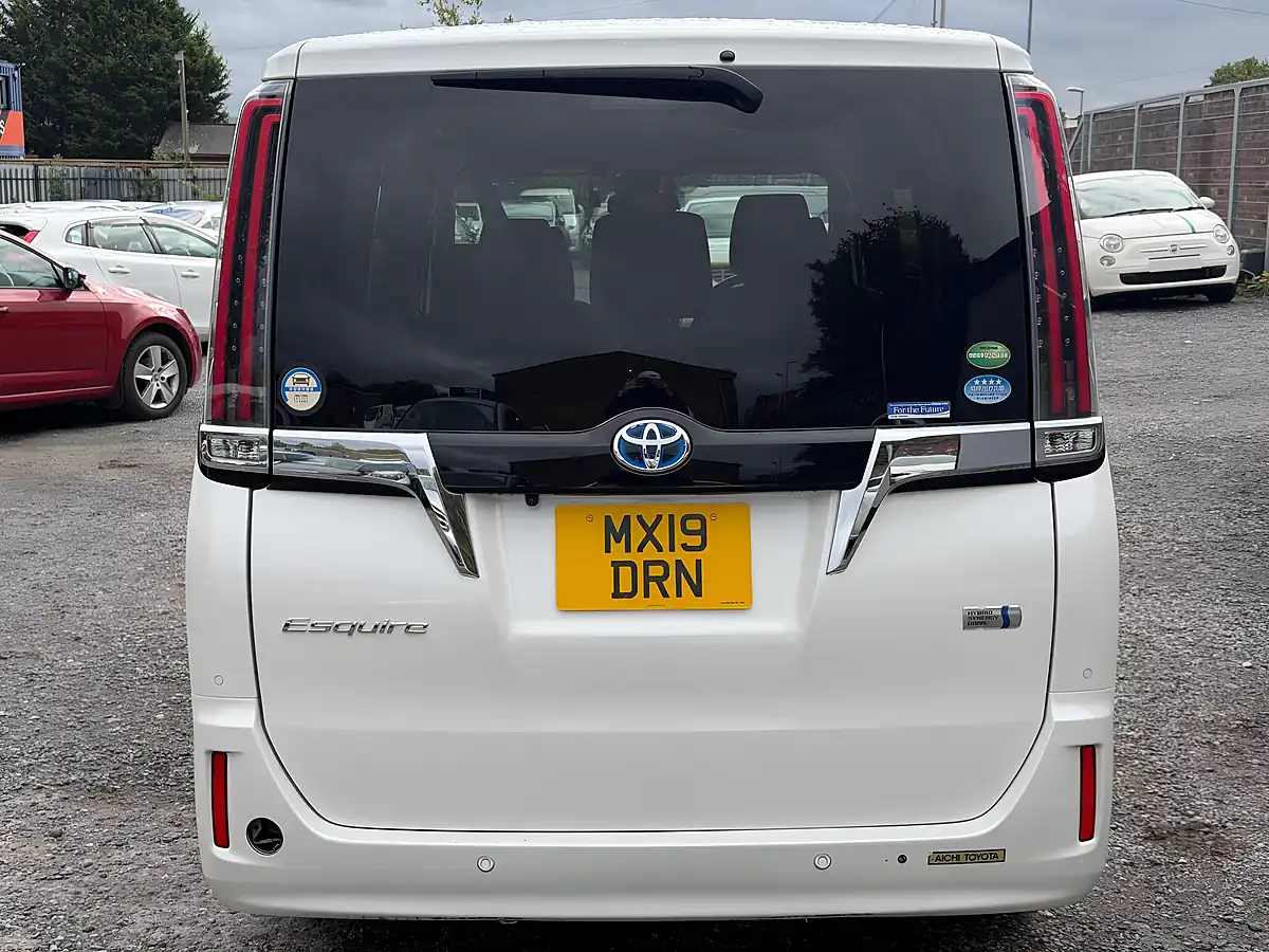 Used 2019 Toyota Esquire White - Interior and Exterior details 6