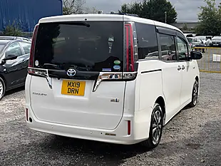 Used 2019 Toyota Esquire White - Interior and Exterior details 7