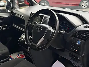 Used 2019 Toyota Esquire White - Interior and Exterior details 8