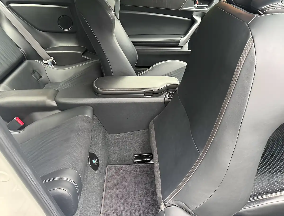 Used 2019 Toyota GT86 Professional Pearl White - Interior and Exterior details 12