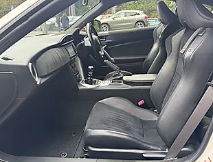 Used 2019 Toyota GT86 Professional Pearl White - Interior and Exterior details 13