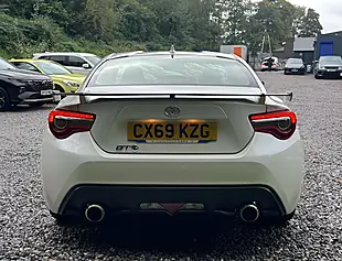 Used 2019 Toyota GT86 Professional Pearl White - Interior and Exterior details 4