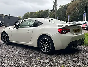 Used 2019 Toyota GT86 Professional Pearl White - Interior and Exterior details 5