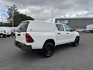 Used 2019 Toyota Hilux Active Double Cab White - Interior and Exterior details 6