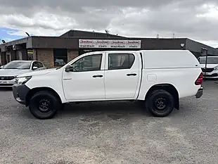 Used 2019 Toyota Hilux Active Double Cab White - Interior and Exterior details 9