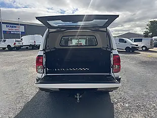 Used 2019 Toyota Hilux Active Double Cab White - Interior and Exterior details 13