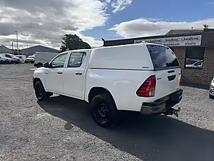Used 2019 Toyota Hilux Active Double Cab White - Interior and Exterior details 7