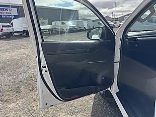 Used 2019 Toyota Hilux Active Double Cab White - Interior and Exterior details 9