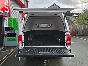 Used 2019 Toyota Hilux Active White - Interior and Exterior details 10