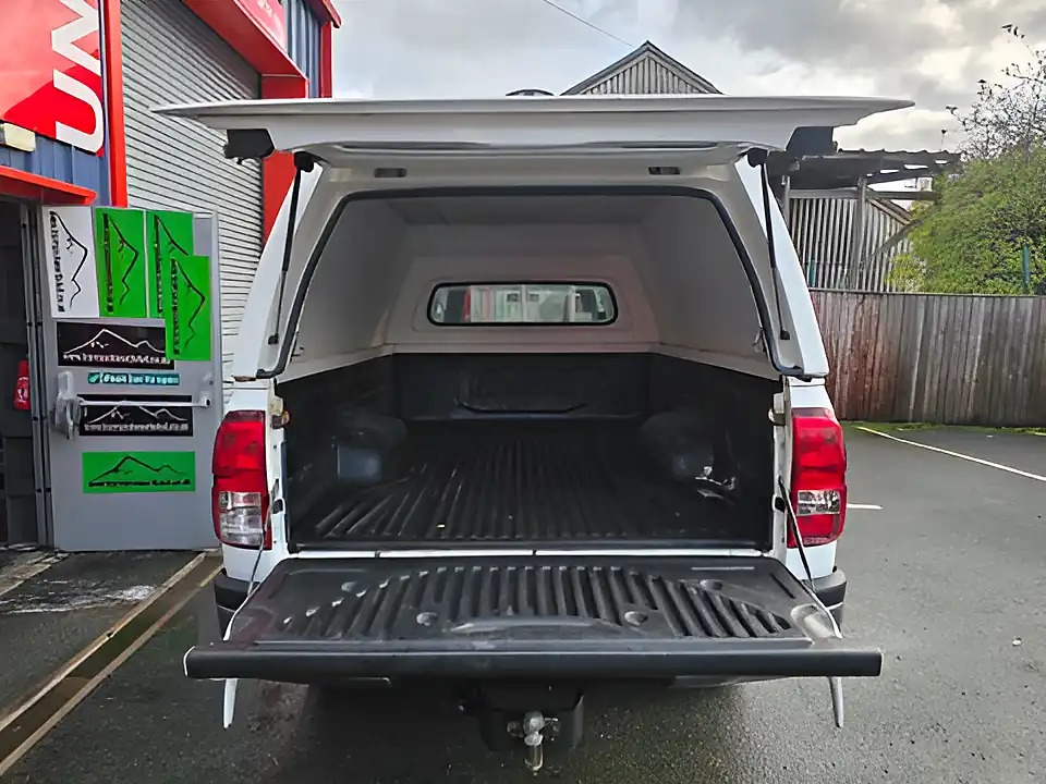 Used 2019 Toyota Hilux Active White - Interior and Exterior details 10