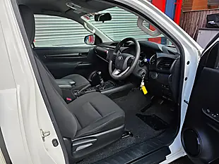 Used 2019 Toyota Hilux Active White - Interior and Exterior details 12
