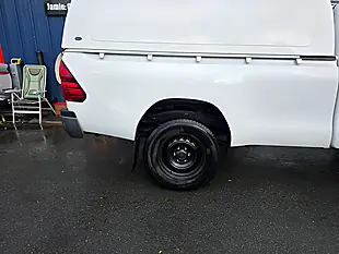 Used 2019 Toyota Hilux Active White - Interior and Exterior details 9
