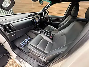 Used 2019 Toyota Hilux Hi-Luxury Invincible X White - Interior and Exterior details 19