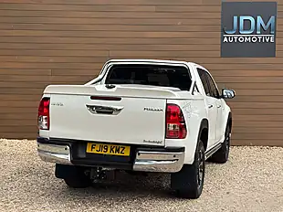Used 2019 Toyota Hilux Hi-Luxury Invincible X White - Interior and Exterior details 3