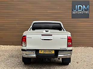 Used 2019 Toyota Hilux Hi-Luxury Invincible X White - Interior and Exterior details 4