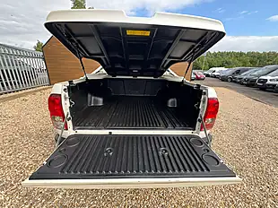 Used 2019 Toyota Hilux Hi-Luxury Invincible X White - Interior and Exterior details 5