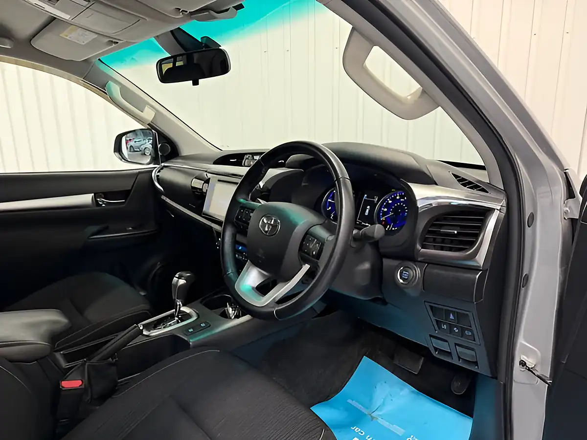 Used 2019 Toyota Hilux Invincible Silver Blade - Interior and Exterior details 10